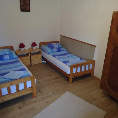 Anna Neni Vendeghaza Πανσιόν